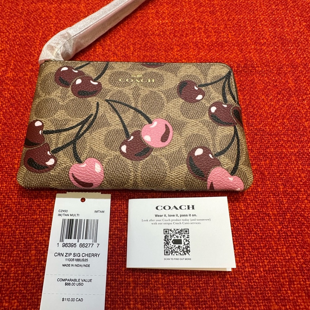❤️❤️❤️NEW Coach Cherry Print Wristlet/wallet ❤️❤️ ❤️